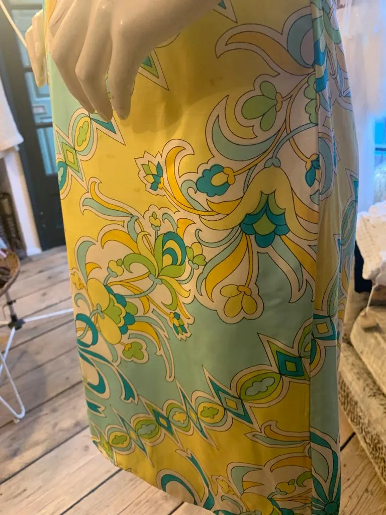 1960s Colin Glascoe Funnel Neck Shift Dress