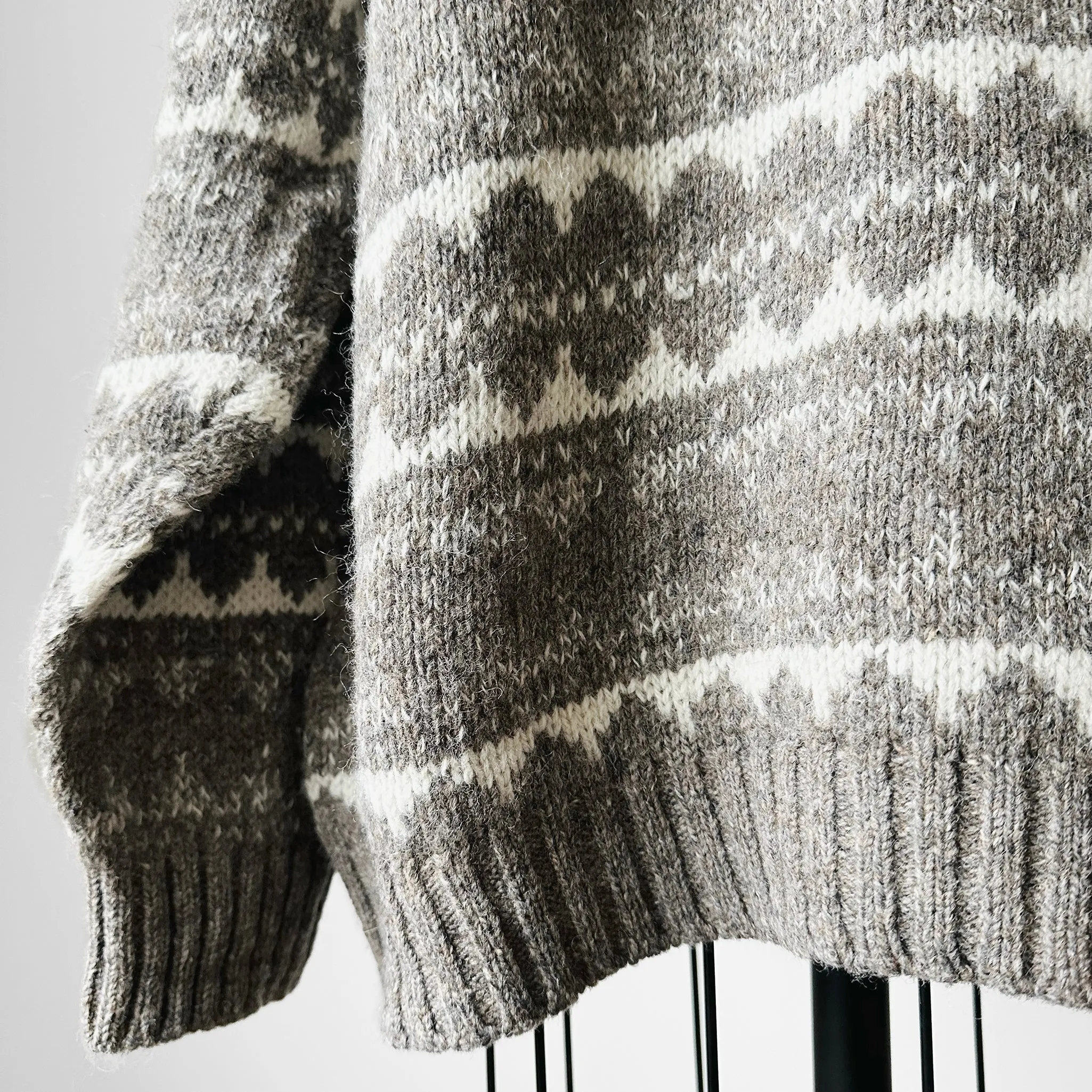 1980s Taupe Grey Wool Patterned Pullover Knit Sweater - O/S