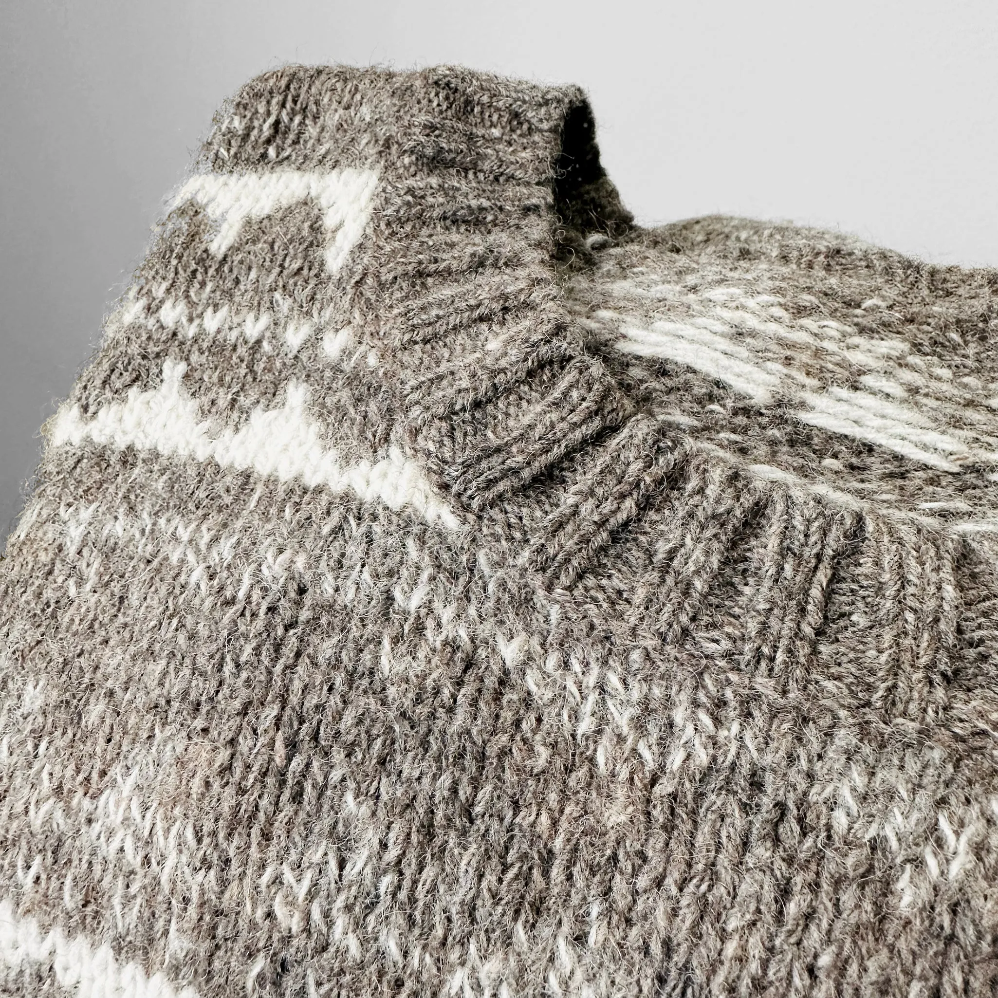1980s Taupe Grey Wool Patterned Pullover Knit Sweater - O/S