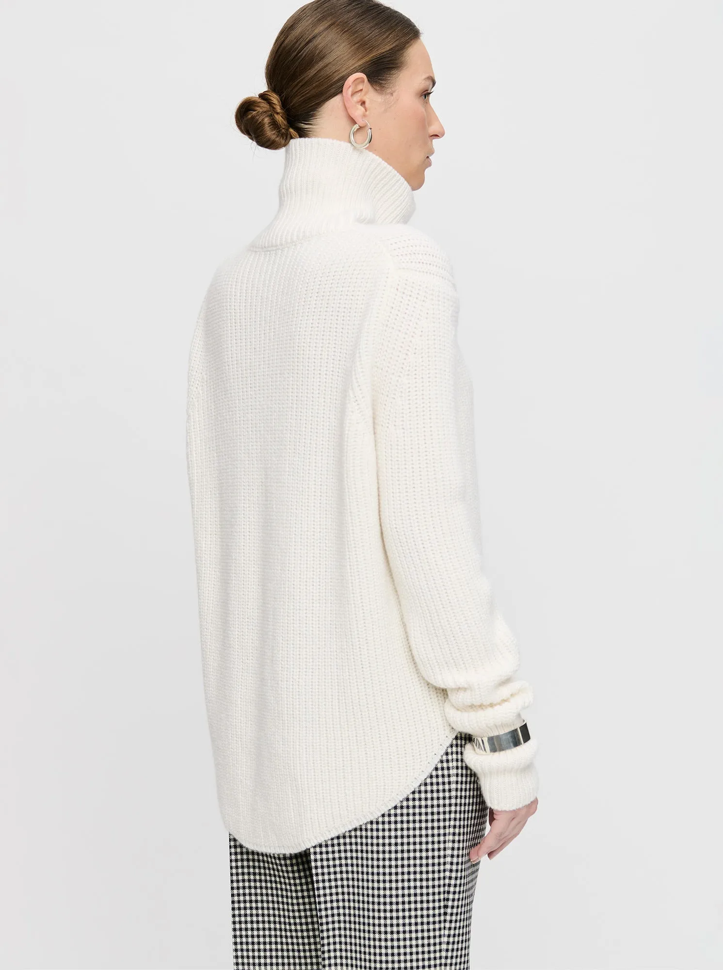 BARRIE Turtleneck sweater Ivory