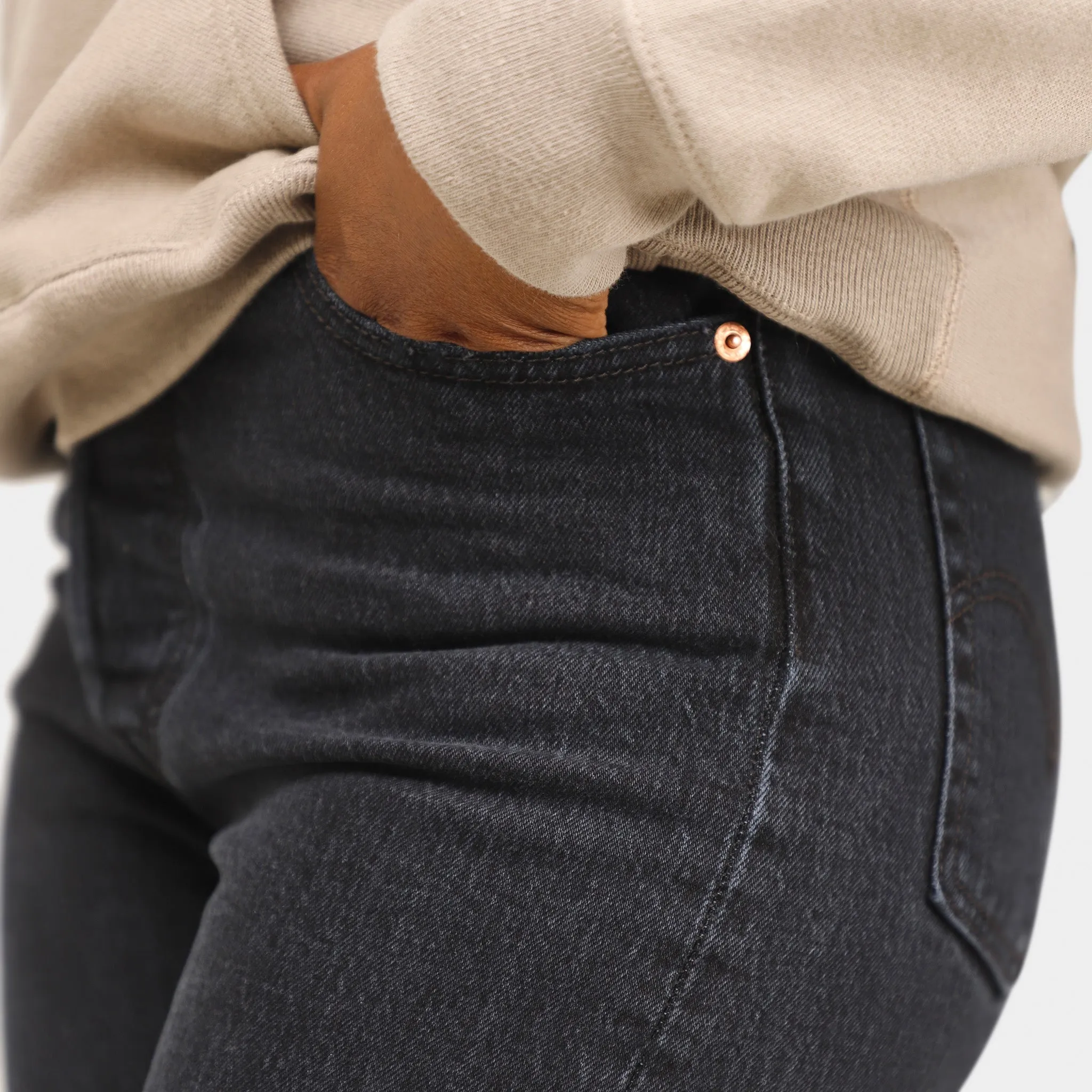 Levi's Women's Ribcage Straight Ankle Jeans / Feelin Cagey